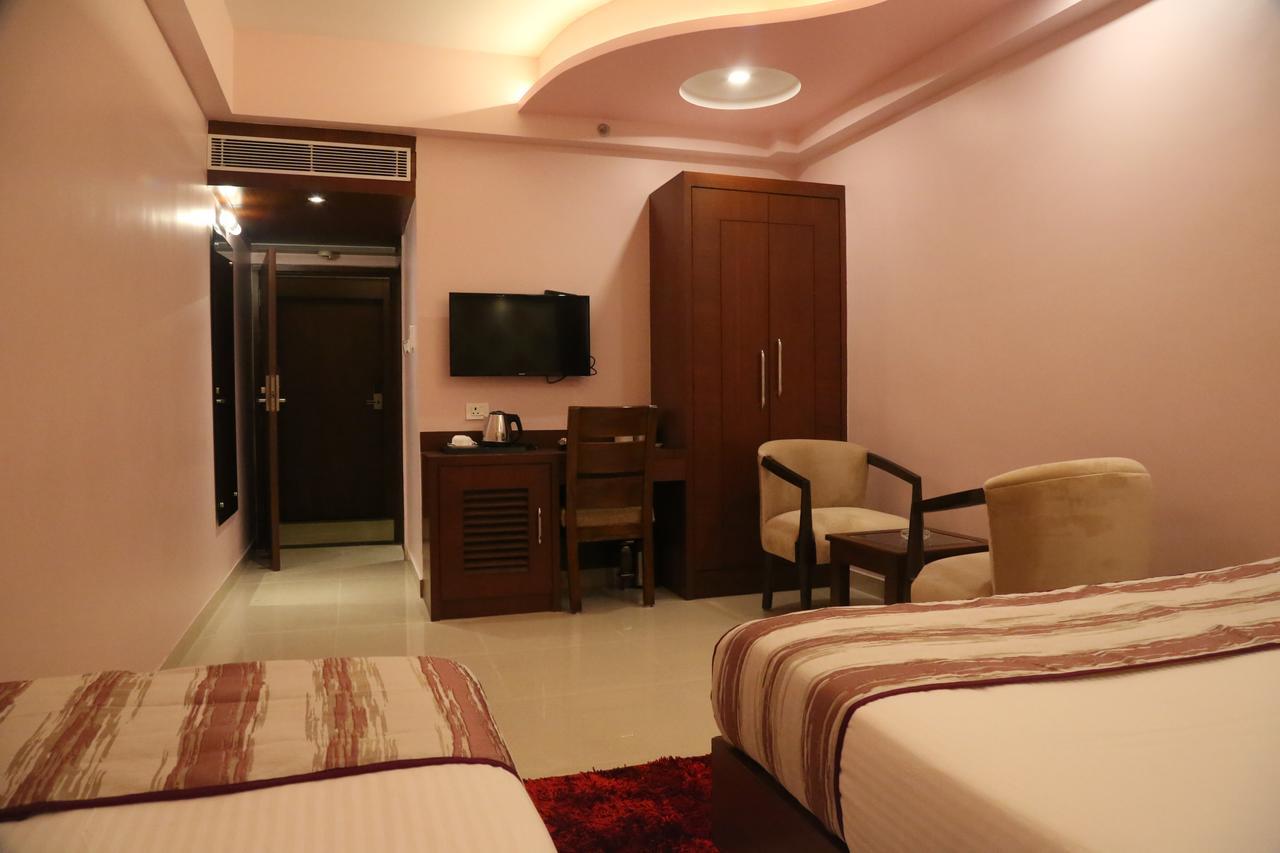 Hotel Varanasi Inn Exterior foto