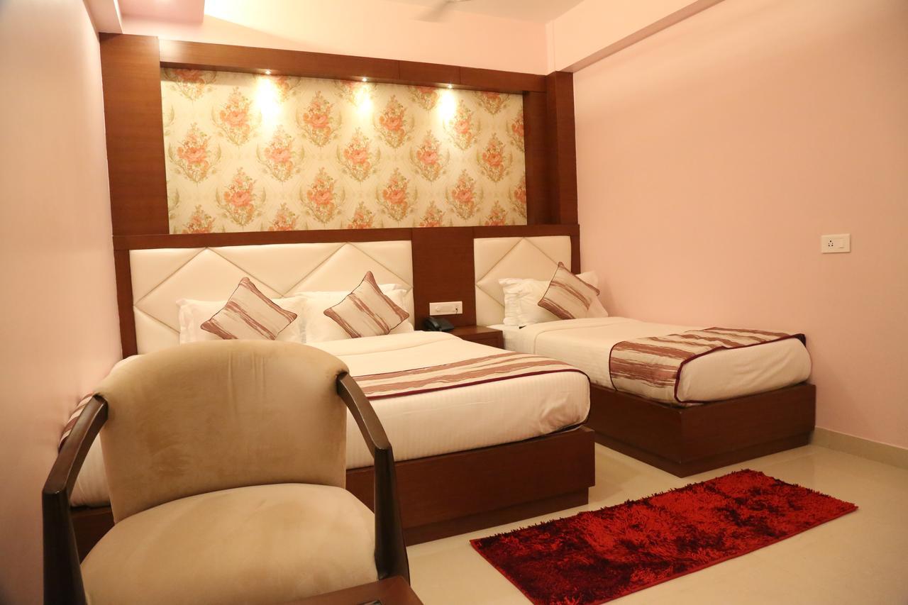 Hotel Varanasi Inn Exterior foto