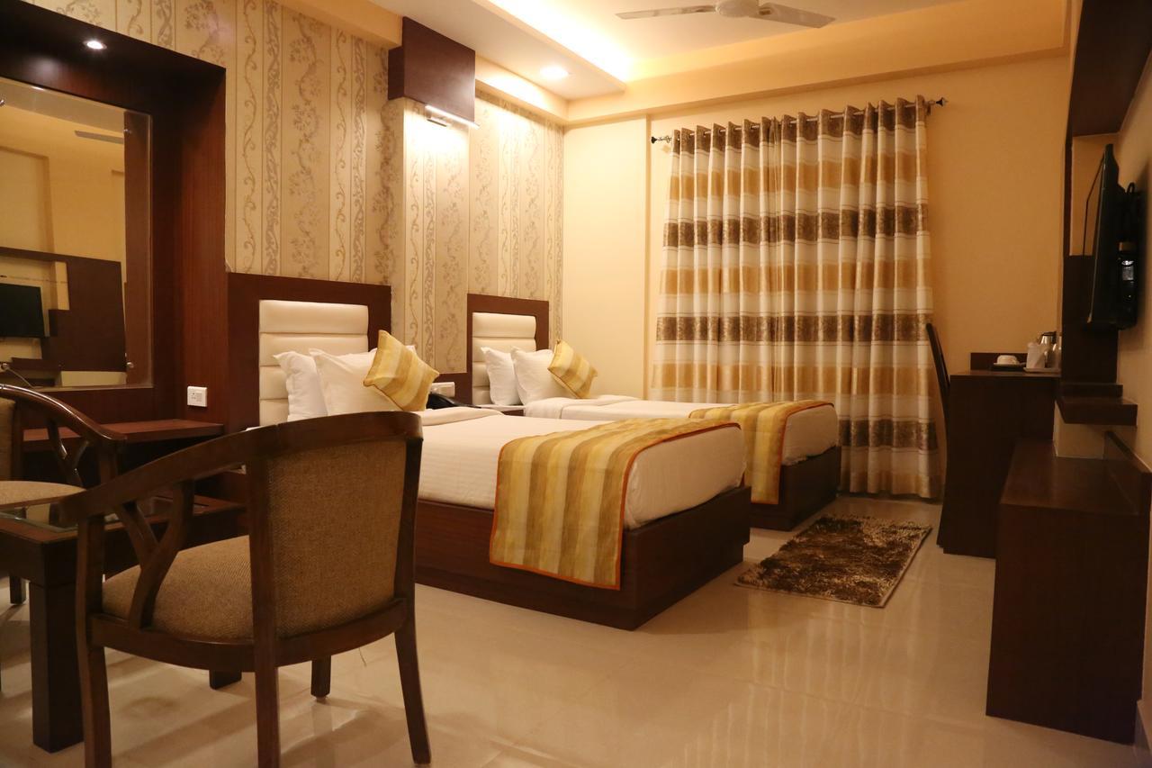 Hotel Varanasi Inn Exterior foto